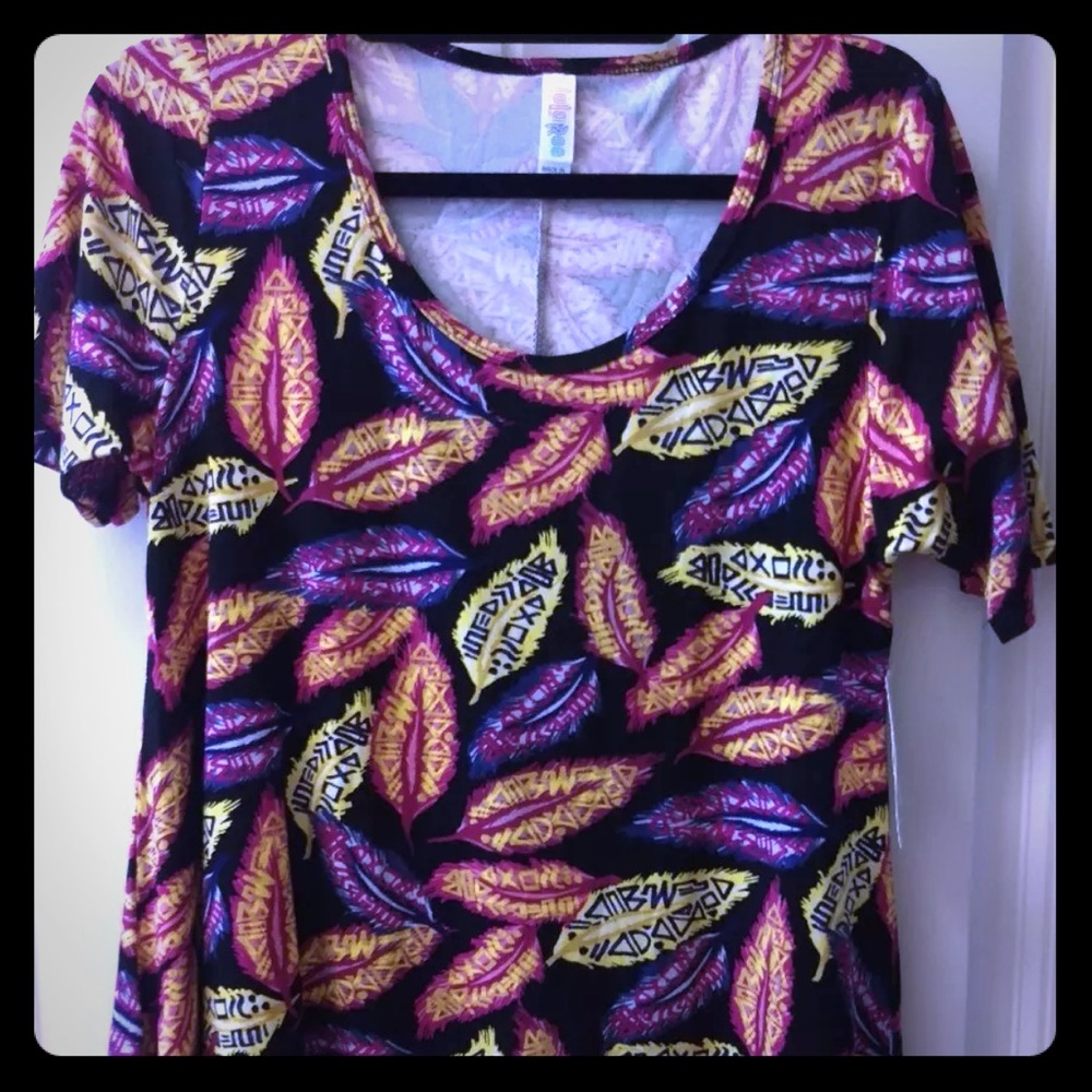 lularoe black with feathers perfect T NWT XS
